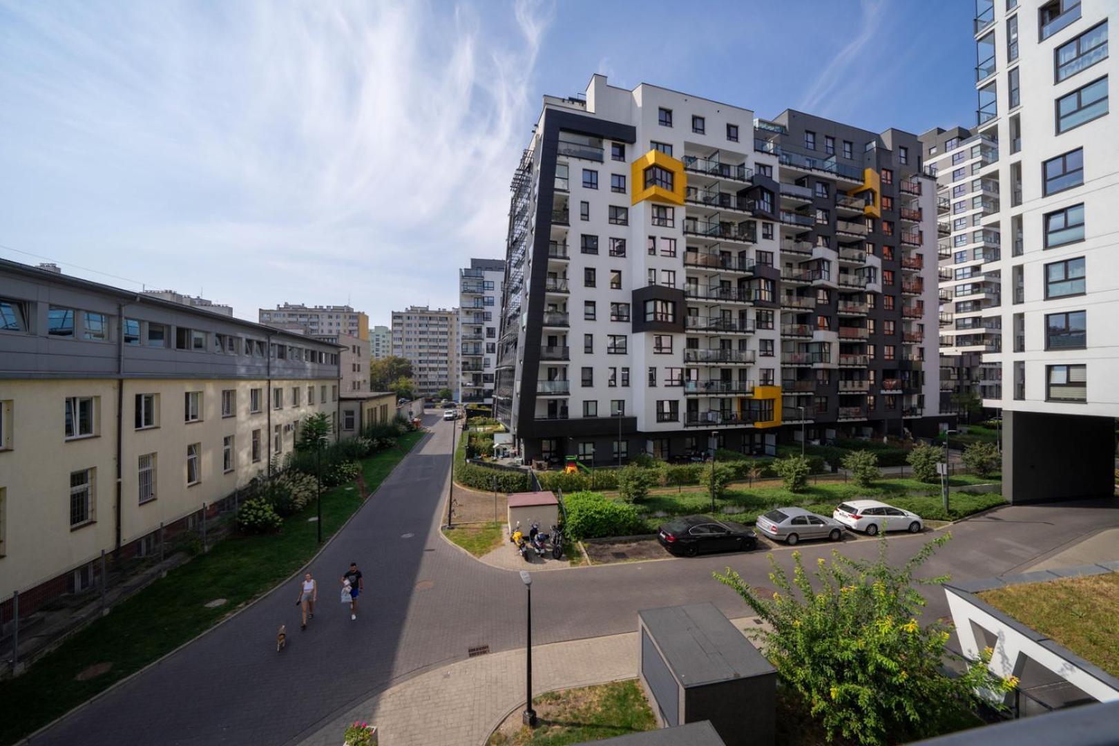 Skierniewicka Apt - Parking, Workspace, Balcony - By Rentujemy Warsaw Luaran gambar