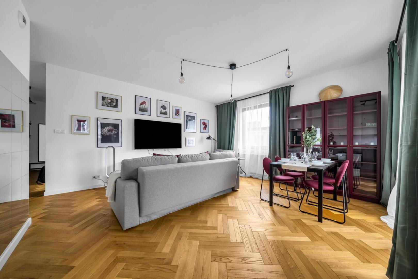 Skierniewicka Apt - Parking, Workspace, Balcony - By Rentujemy Warsaw Luaran gambar