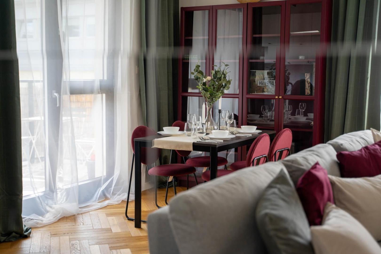 Skierniewicka Apt - Parking, Workspace, Balcony - By Rentujemy Warsaw Luaran gambar