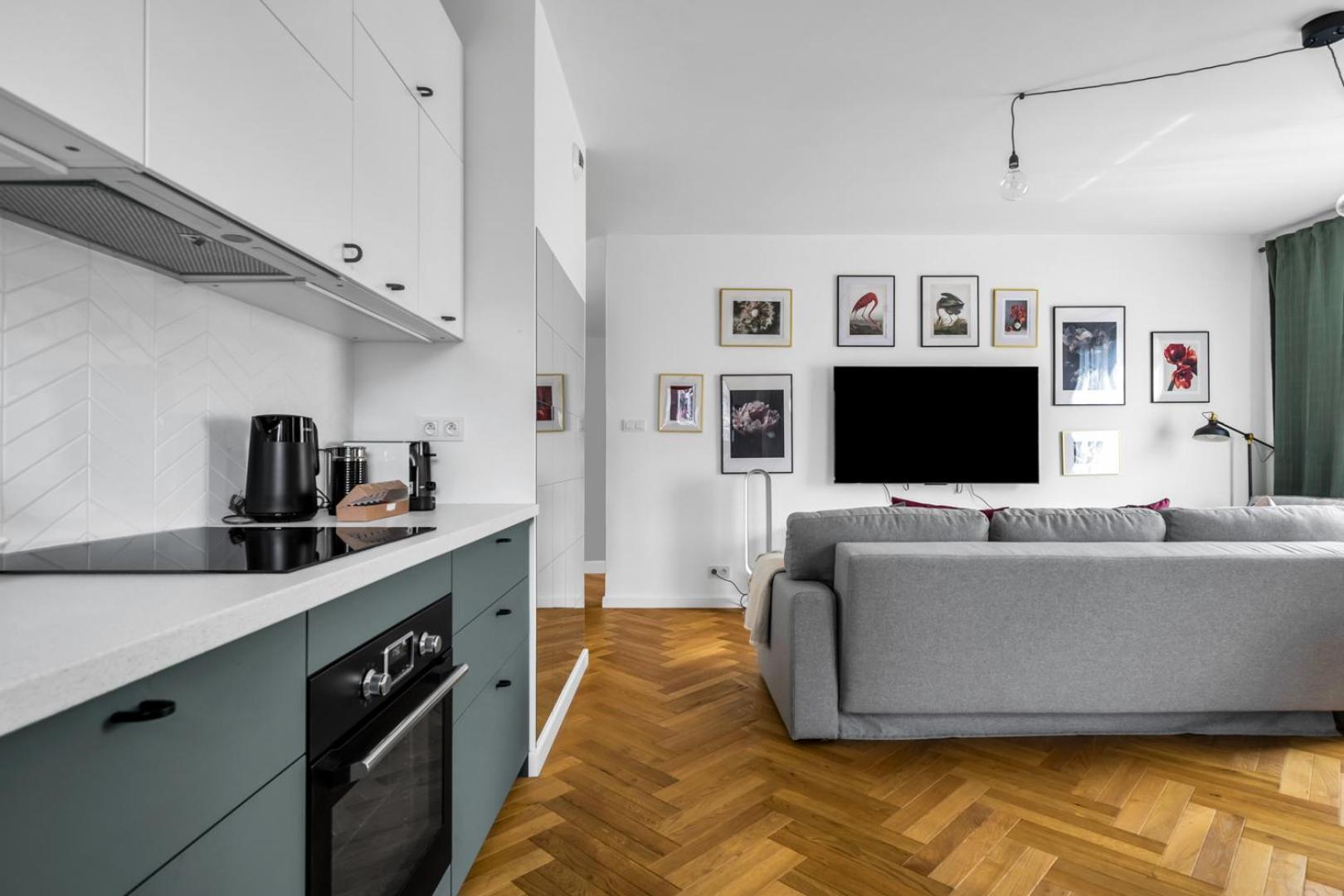 Skierniewicka Apt - Parking, Workspace, Balcony - By Rentujemy Warsaw Luaran gambar